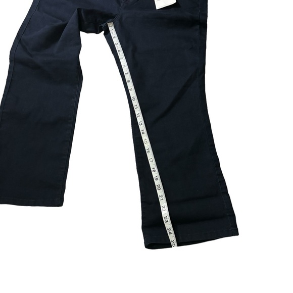 NWT New York & Company Low Rise Flare Leg Cropped Jeans Dark Wash Size 12 - Picture 12 of 12